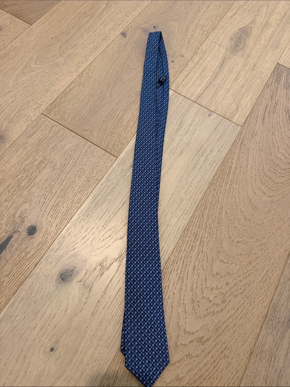 Hermès Paris Blue Silk Patterned Tie – Made in France – 100% Silk
